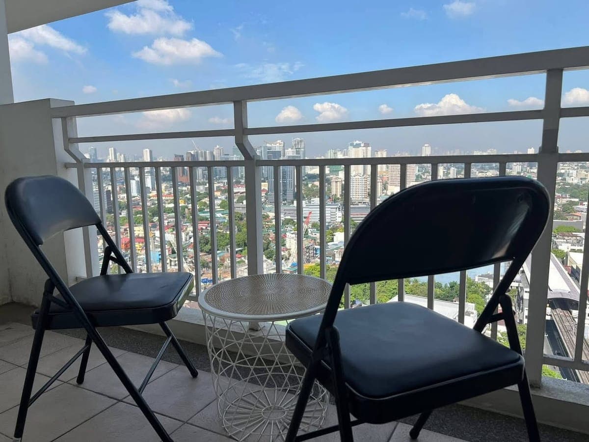 2-BEDROOM (56.8sqm) w/ BALCONY FOR RENT - photo 4