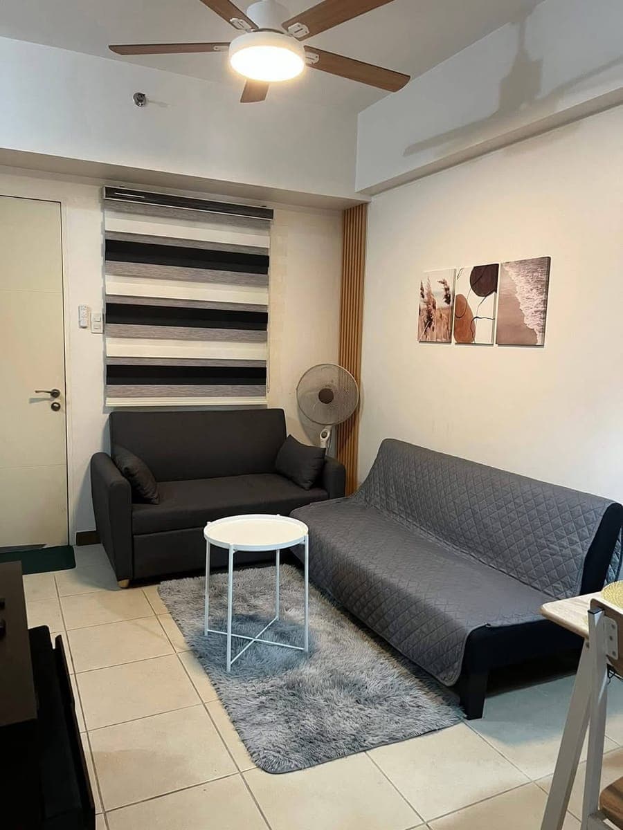 2-BEDROOM (56.8sqm) w/ BALCONY FOR RENT - photo 5
