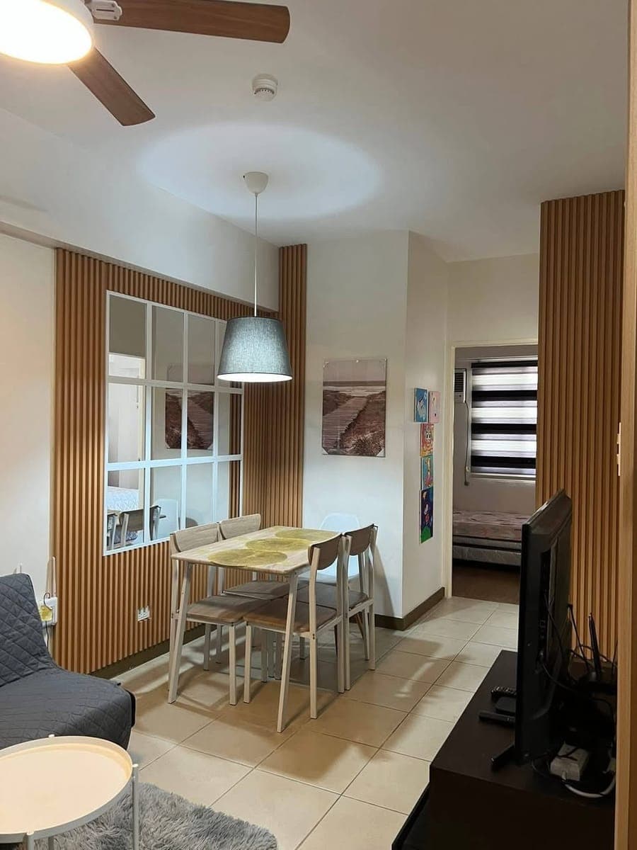 2-BEDROOM (56.8sqm) w/ BALCONY FOR RENT - photo 1