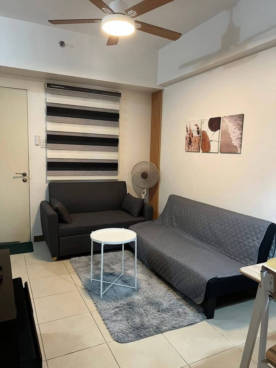 2-BEDROOM (56.8sqm) w/ BALCONY FOR RENT - photo 5