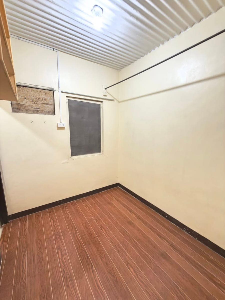 Room for Rent - photo 1