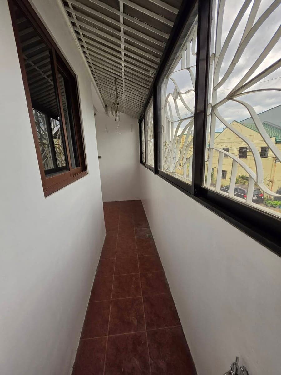 Newly renovated townhouse for rent - photo 3