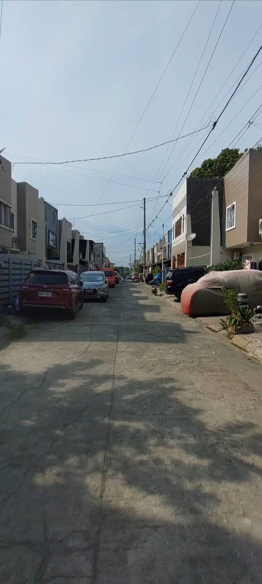 🏡TOWNHOUSE FOR RENT WITH CAR GARAGE - photo 3