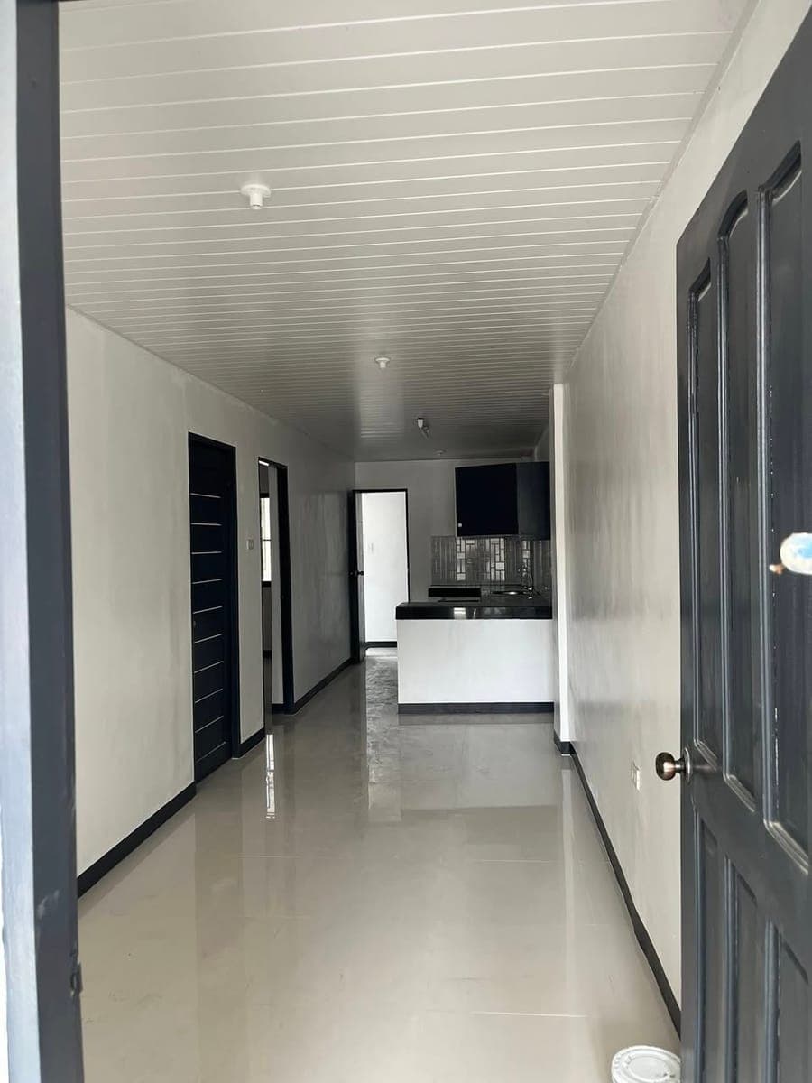 2ND FLOOR UNIT/APARTMENT FOR RENT (basa po muna tayo) - photo 1