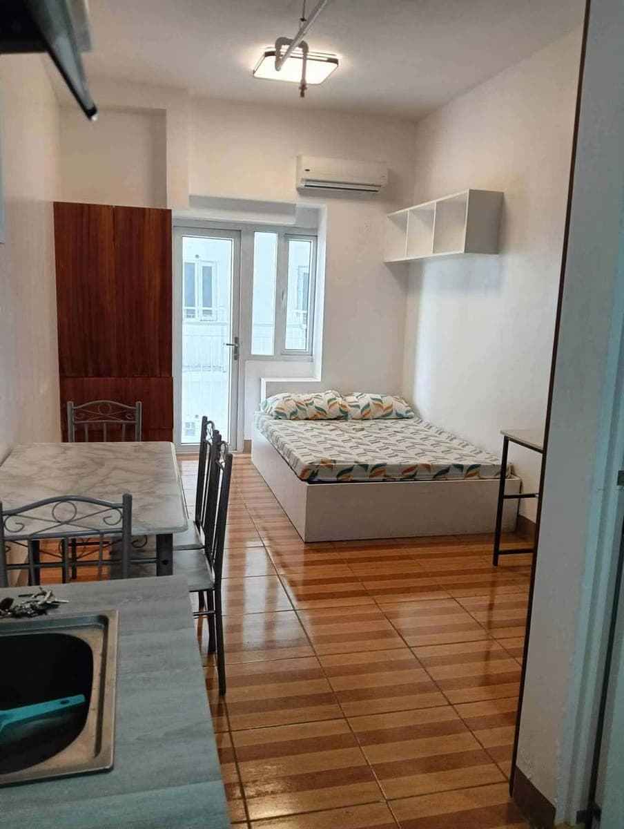 Studio unit , Semi Furnished - photo 1