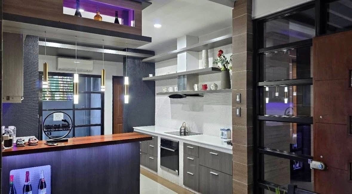 SPACIOUS BUNGALOW HOUSE FOR RENT! - photo 2