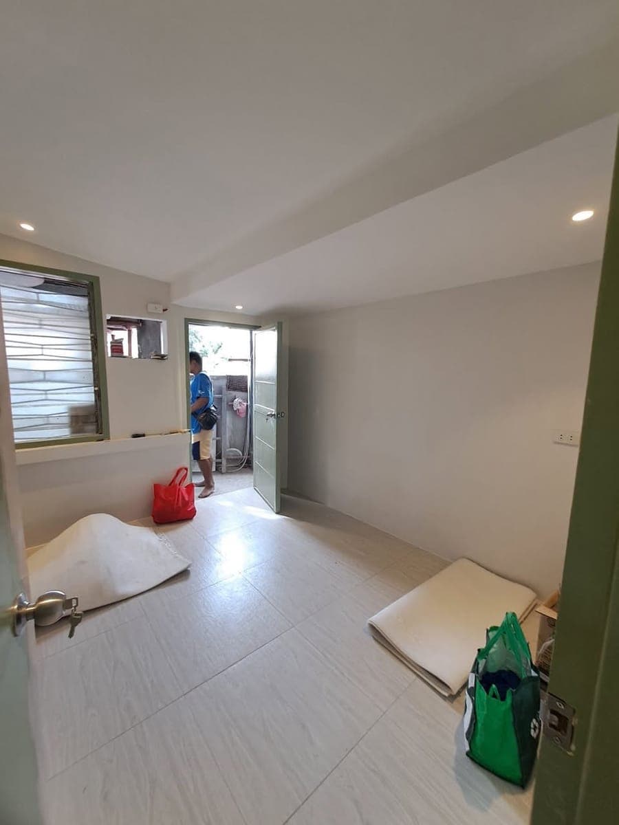 Ready for viewing. Located at T. Mascardo St., Project 4, Brgy. Milagrosa, QC. Near Daycare and 5k park. - photo 5
