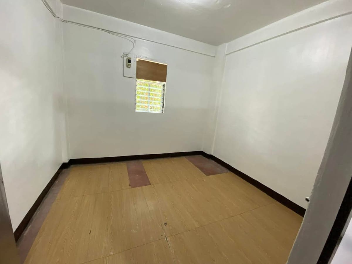 1 bedroom apartment- 2nd floor in a Three Storey Apartment Building. The compound has CCTV. - photo 3