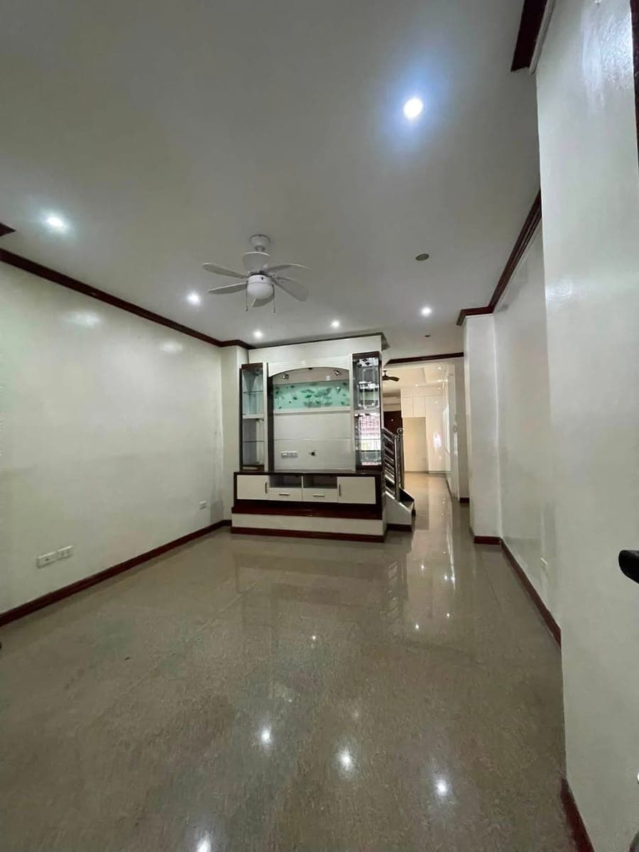 🏡 FOR RENT – Spacious 4-Storey Townhouse in New Capitol Estate 1, Commonwealth Ave., - photo 2