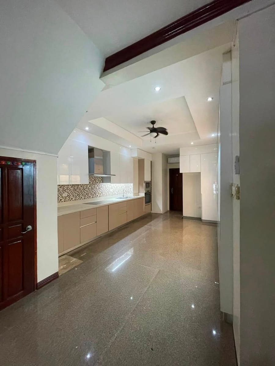 🏡 FOR RENT – Spacious 4-Storey Townhouse in New Capitol Estate 1, Commonwealth Ave., - photo 1