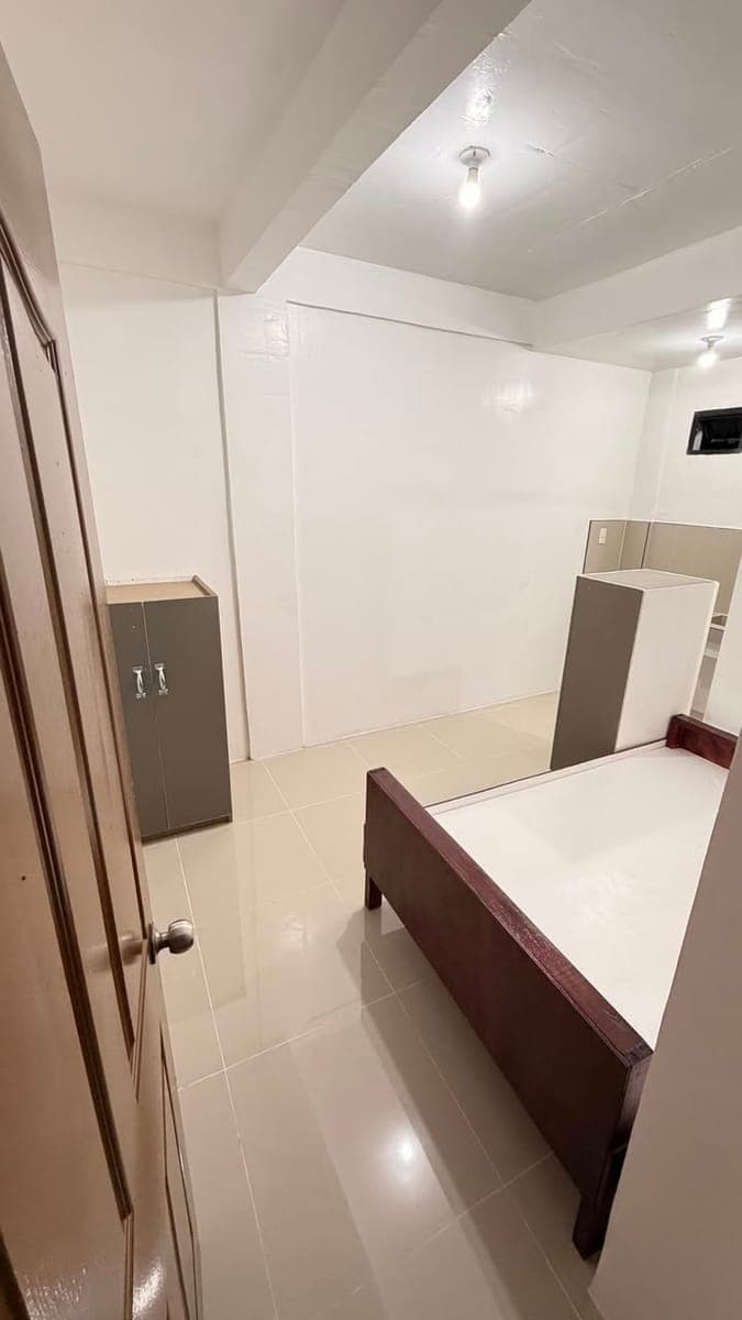 ROOM FOR RENT – BATASAN HILLS, QC - photo 1