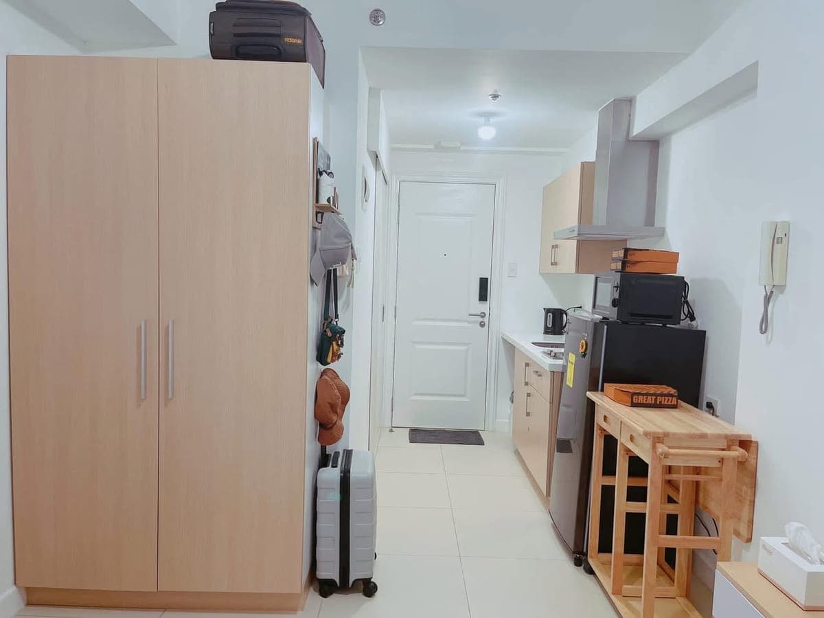 Studio w/ Balcony | Php. 16,000 - Inclusive condo dues - photo 3