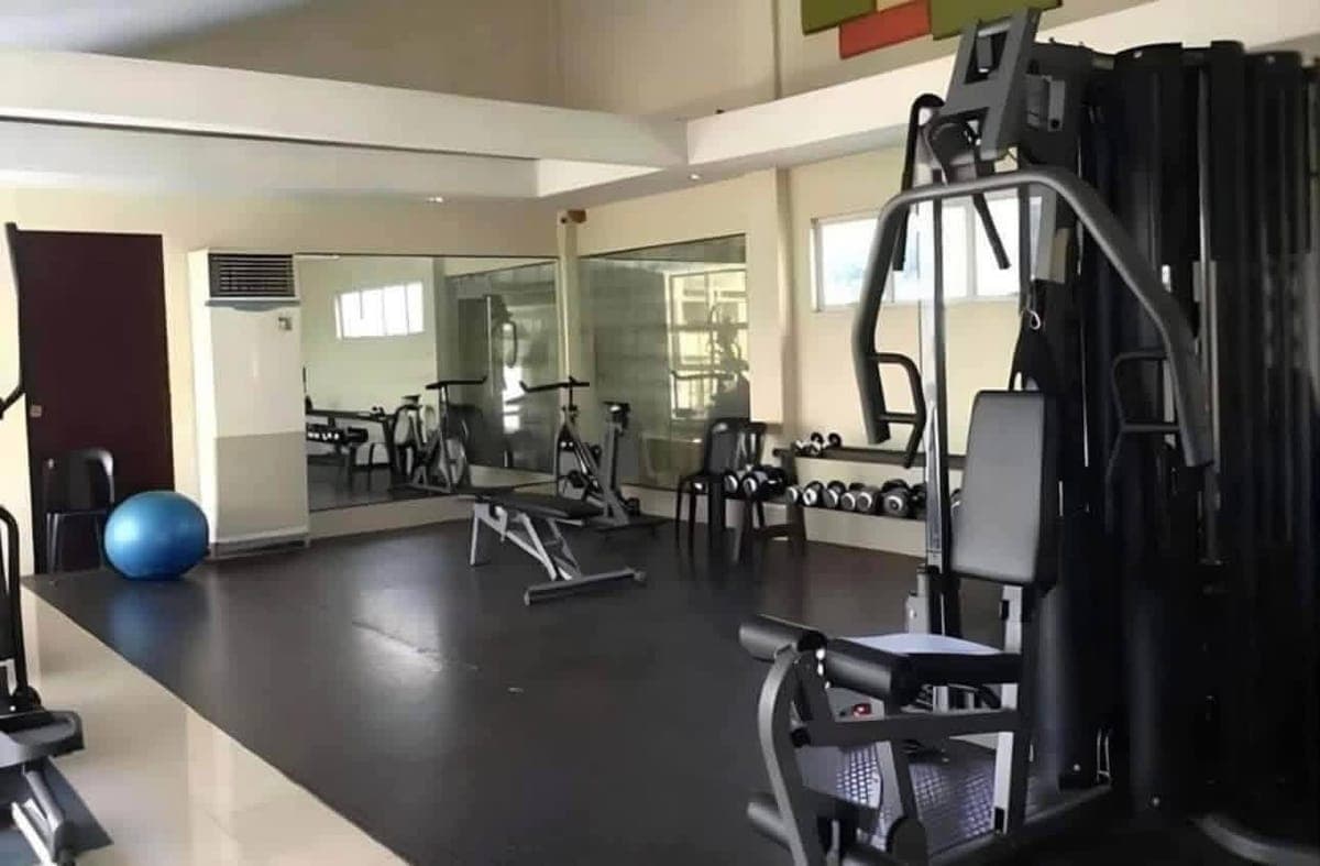 EAST SUMMIT RESIDENCES) : LOCATED  Brookside Cainta - photo 2