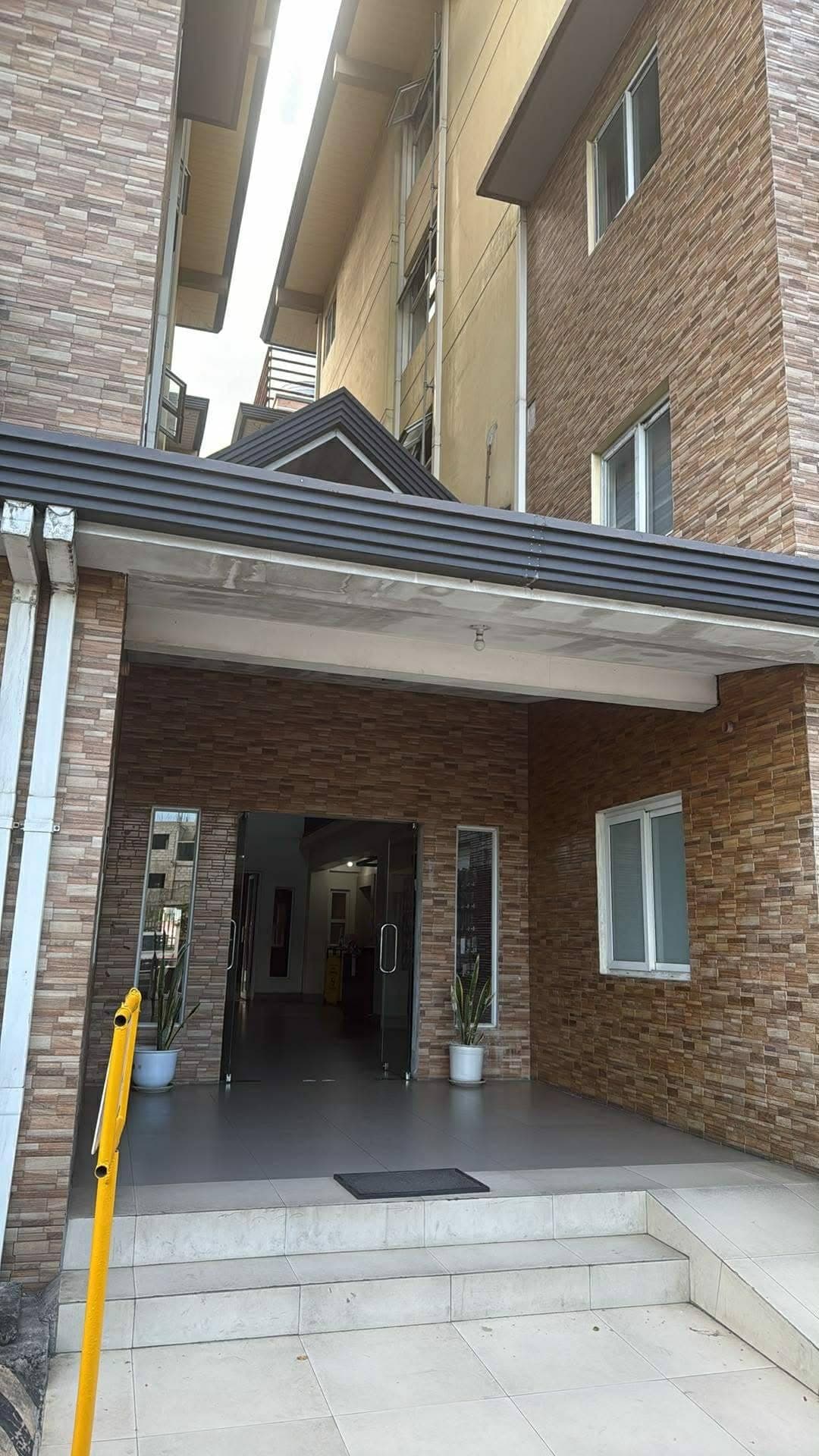 EAST SUMMIT RESIDENCES) : LOCATED  Brookside Cainta - photo 4