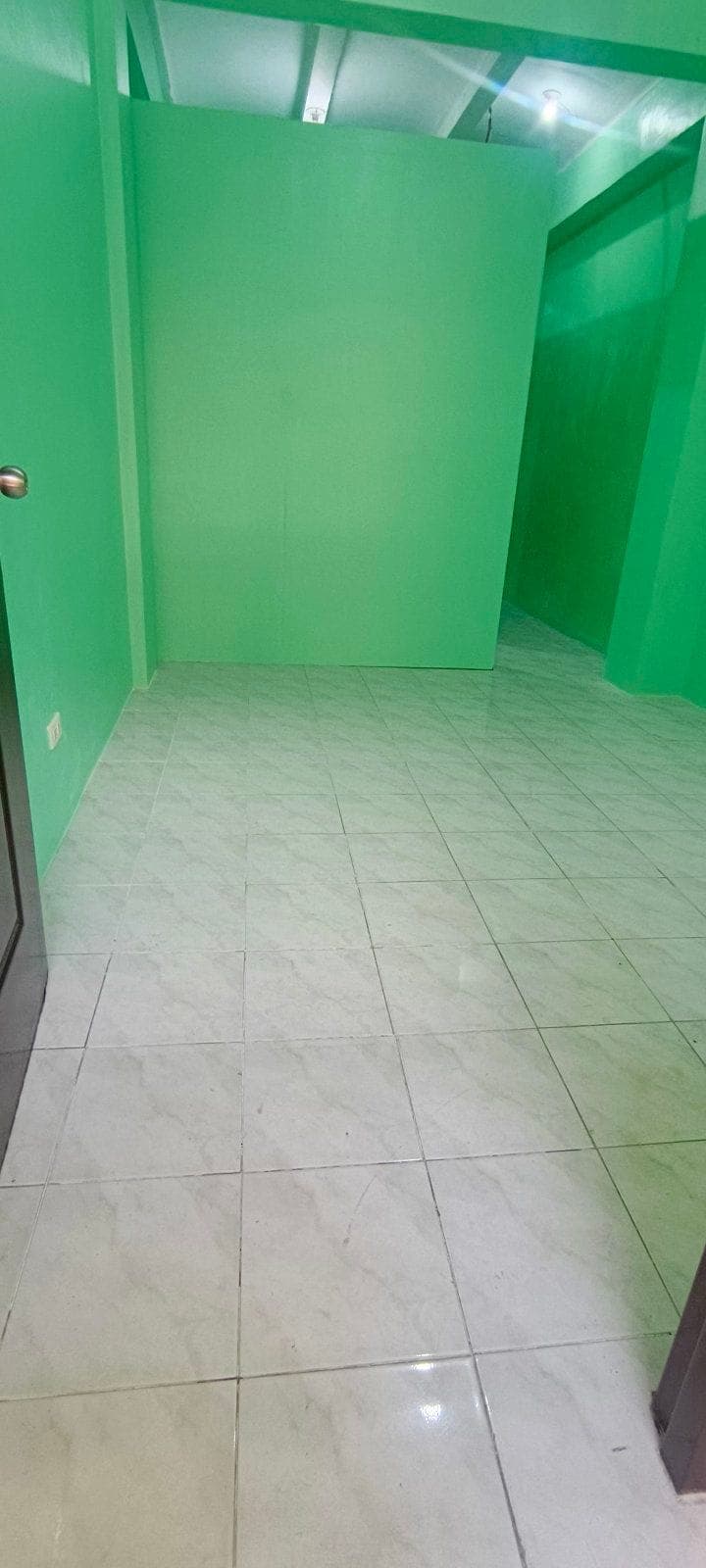 Locator here - photo 1