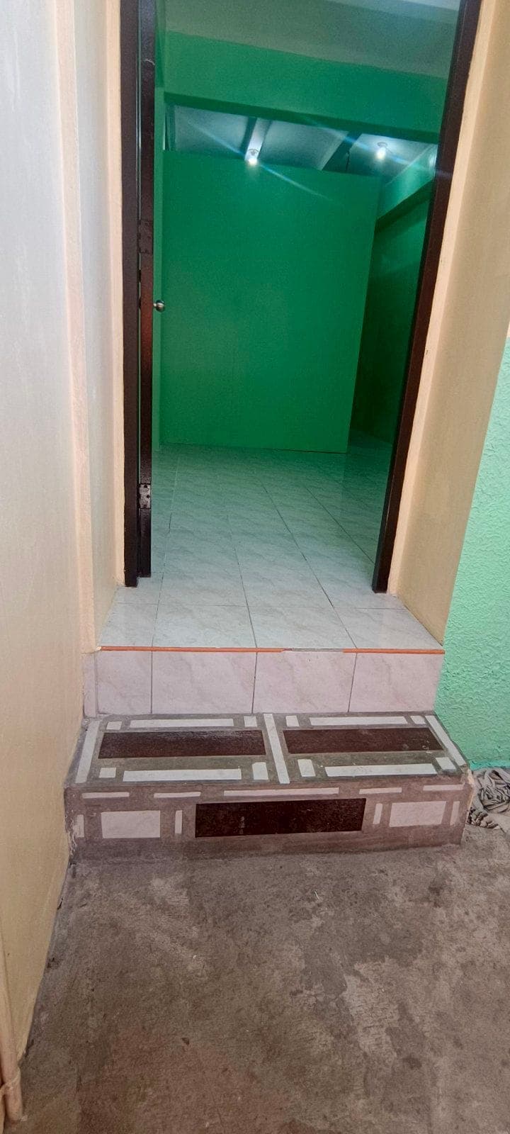 Locator here - photo 8