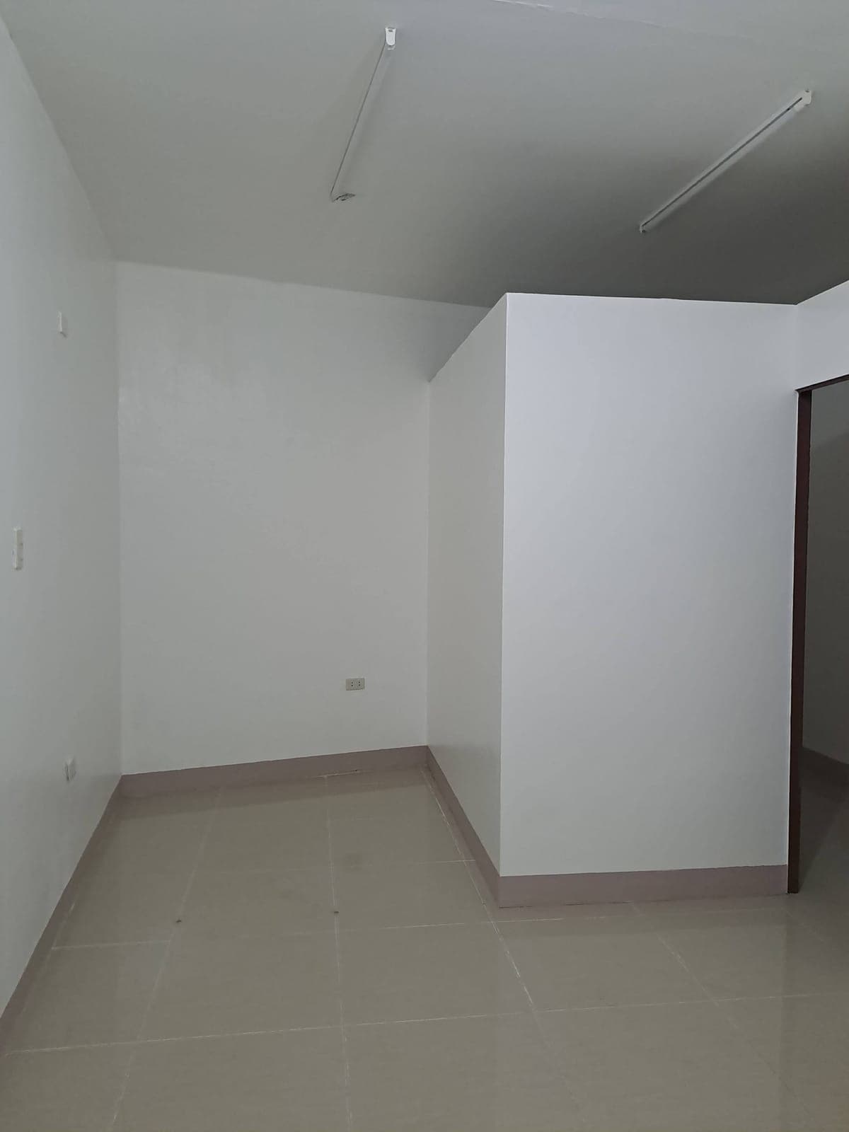 AVAILABLE 1 UNIT FOR RENT 1BR - photo 1