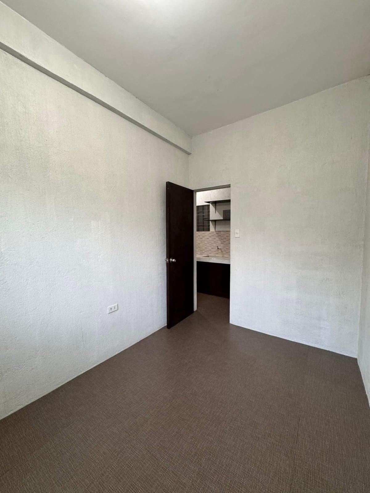 1 UNIT AVAILABLE WITH 1 BEDROOM LOCATED IN THE 1ST FLOOR OF THE BUILDING 2 (ROOM D) - photo 1