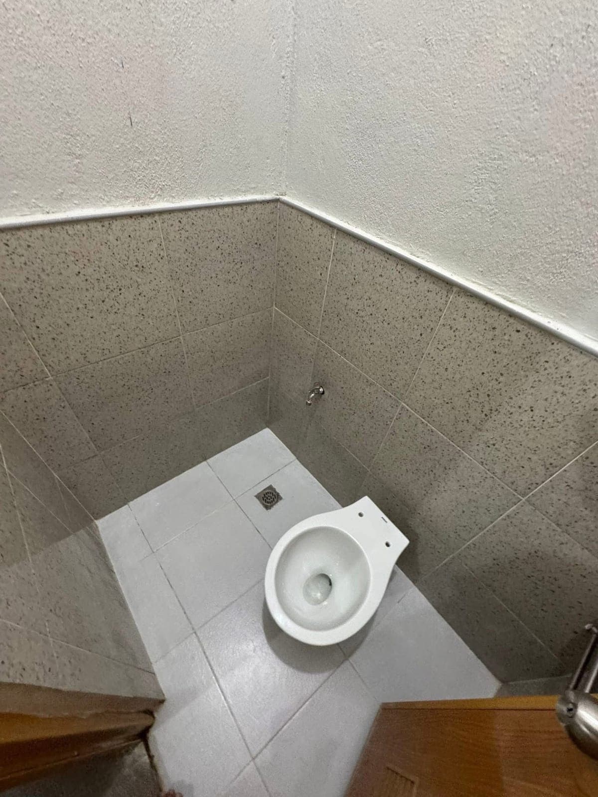 1 UNIT AVAILABLE WITH 1 BEDROOM LOCATED IN THE 1ST FLOOR OF THE BUILDING 2 (ROOM D) - photo 7