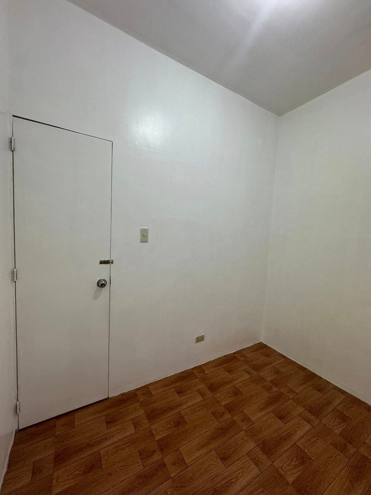 1 UNIT WITH 1 BEDROOM LOCATED IN THE 1ST FLOOR OF THE BUILDING 1 (ROOM 2) - photo 2