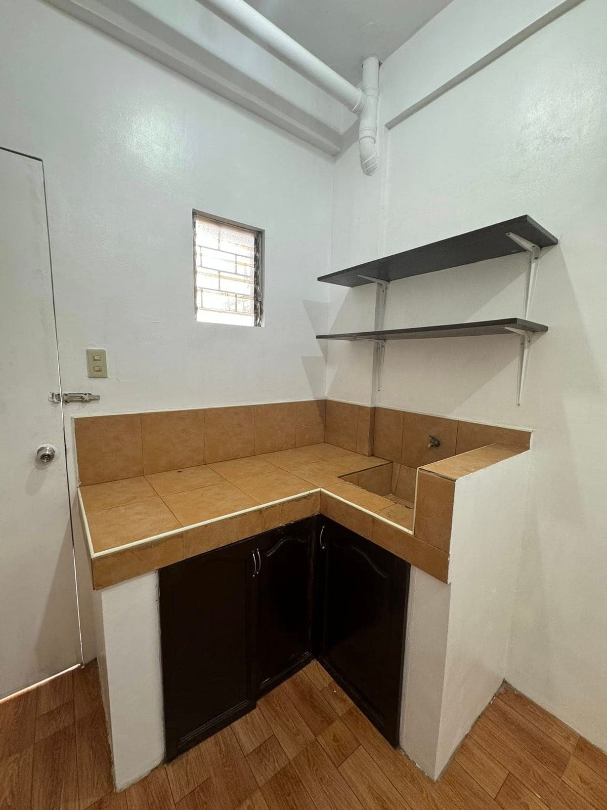 1 UNIT WITH 1 BEDROOM LOCATED IN THE 1ST FLOOR OF THE BUILDING 1 (ROOM 2) - photo 3