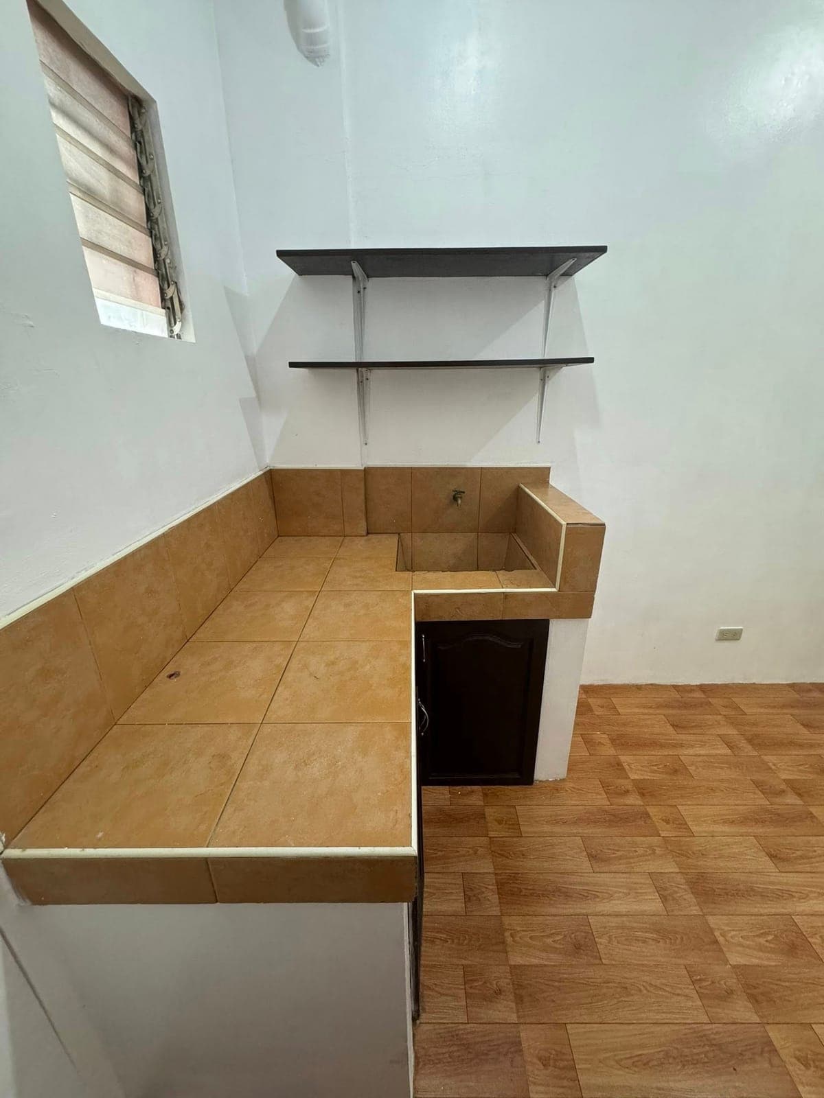 1 UNIT WITH 1 BEDROOM LOCATED IN THE 1ST FLOOR OF THE BUILDING 1 (ROOM 2) - photo 4