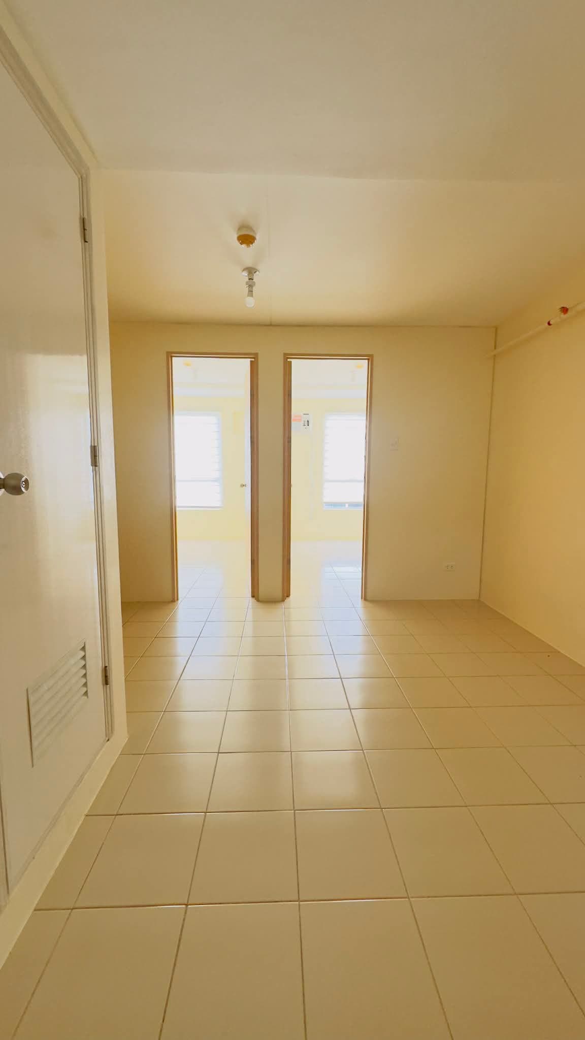 FOR RENT BARE UNIT with 1AC!! - photo 5