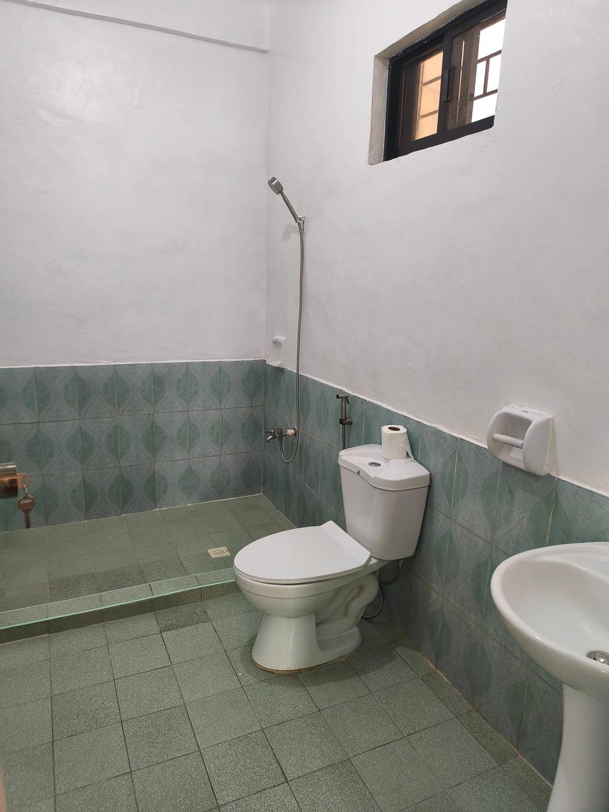 Ptpa: office / house for rent - photo 1