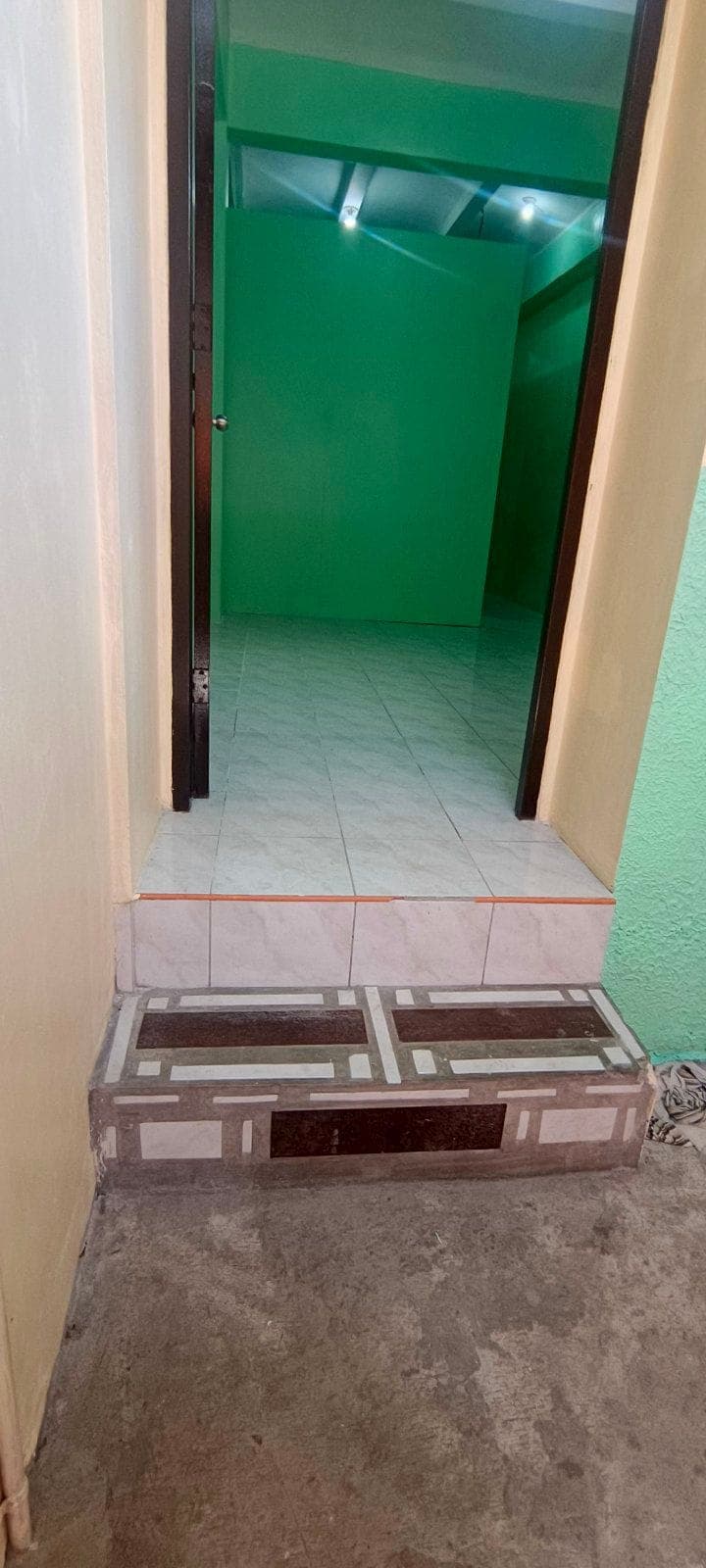 Locator here - photo 7