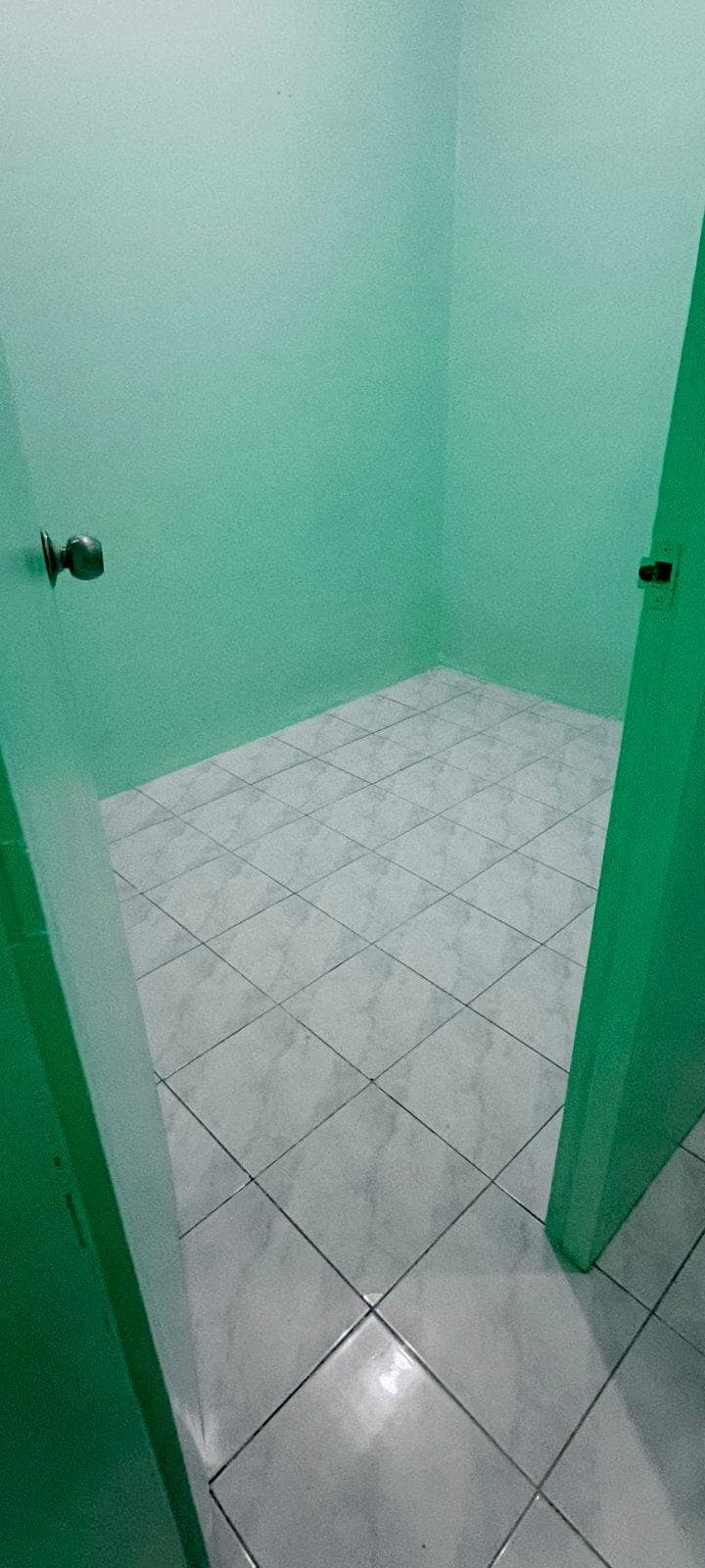 Locator here - photo 10