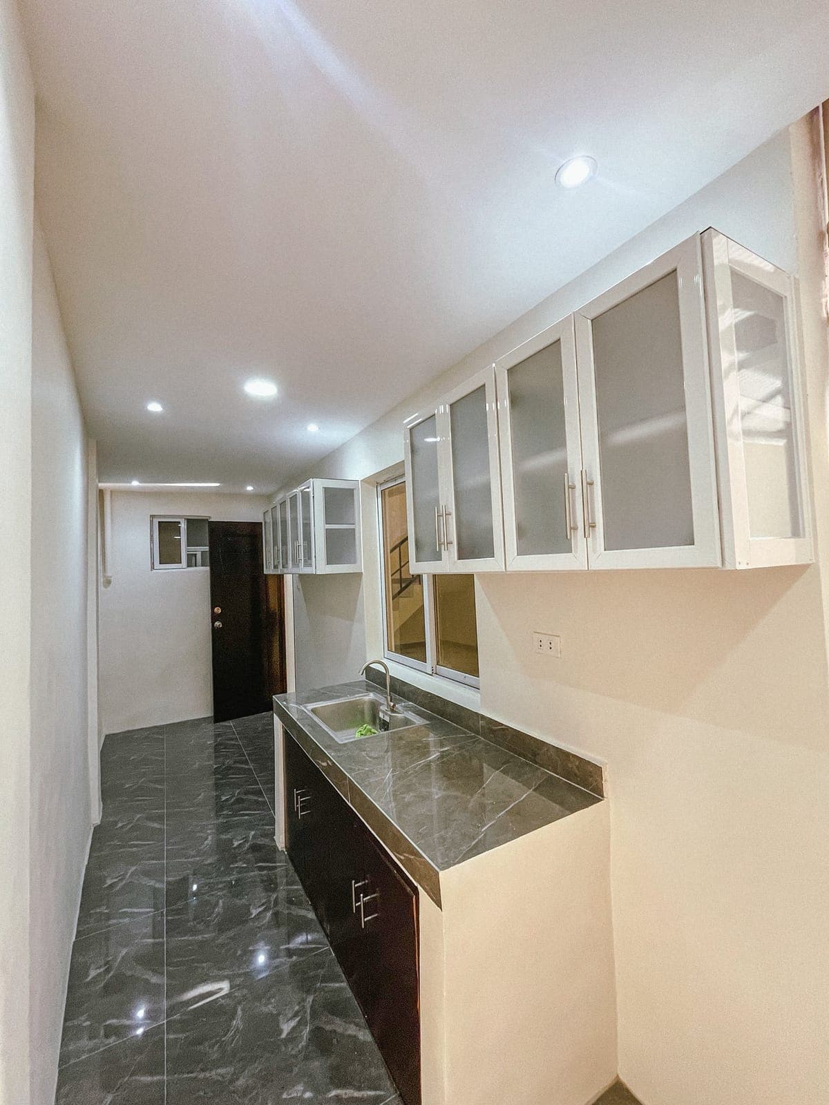 Looking for a Maalaga na Tenant – Brand New Home kayo po ang unang titira - photo 1