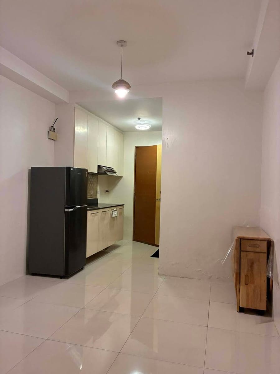 Studio unit for rent - photo 2