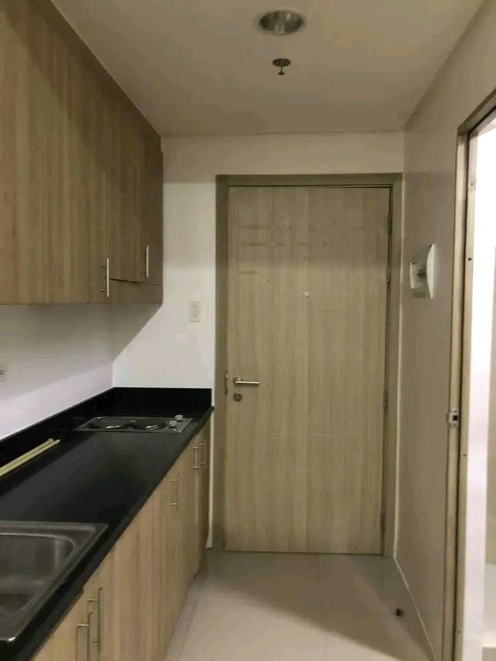 One Bedroom Condo Unit for rent in Shore 1 Residences near MOA - photo 2