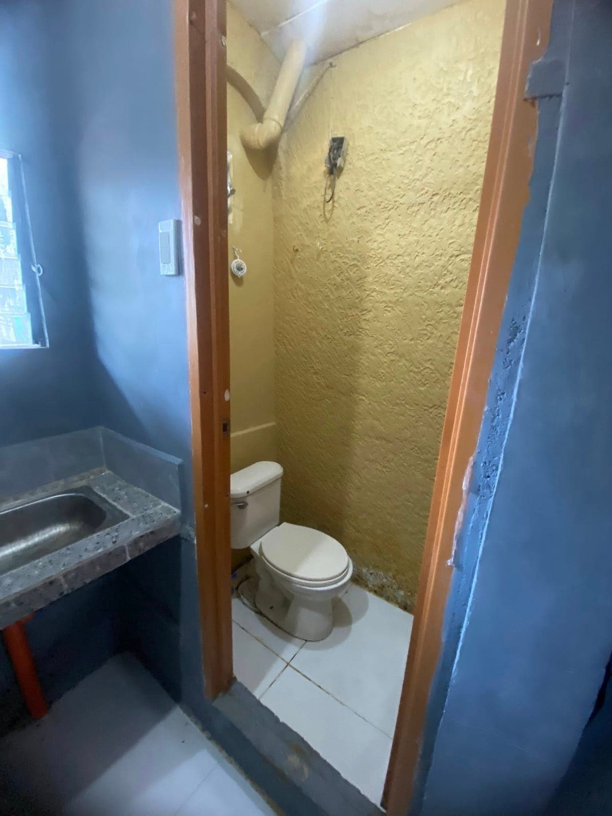 Room for Rent (EXCLUSIVE SUBDIVISION along Edison Avenue) - photo 2