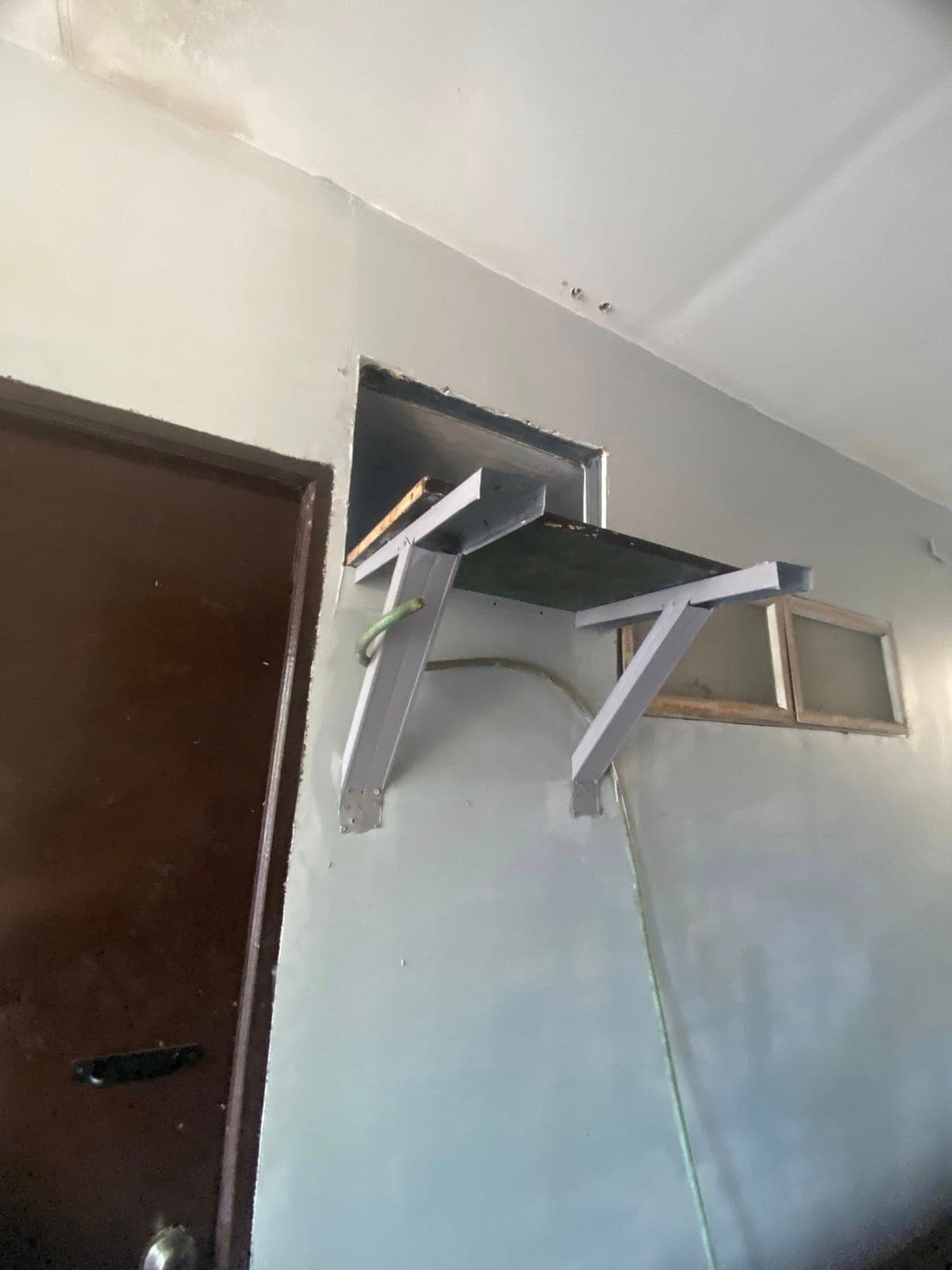 Room for Rent (EXCLUSIVE SUBDIVISION along Edison Avenue) - photo 4