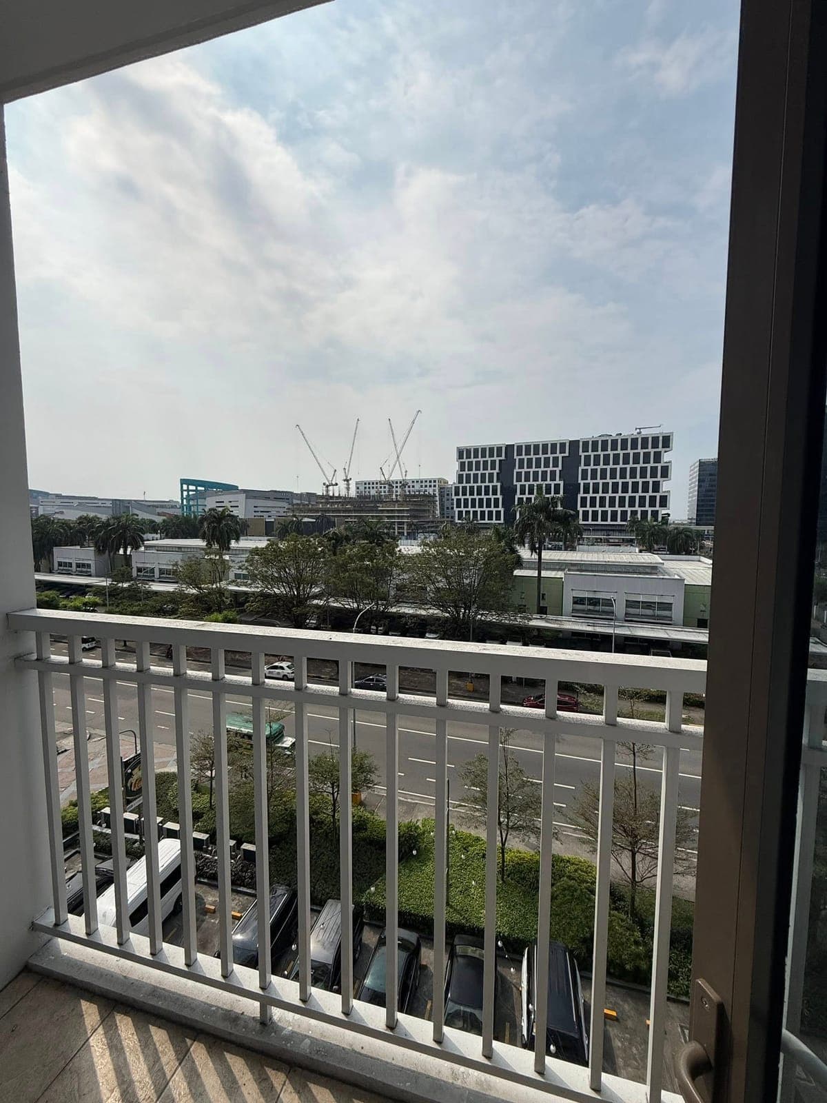 SHORE RESIDENCES FOR RENT - - photo 4