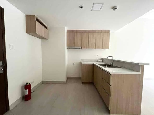 ₱70K MONTHLY‼️ | PET-FRIENDLY 2BR WITH BALCONY AT MID-PARK TOWERS - photo 1