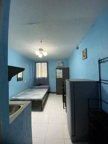 Available now 7,000  pesos a month only Furnished Studio Room with aircon, refrigerator, bed, tables... - photo 4