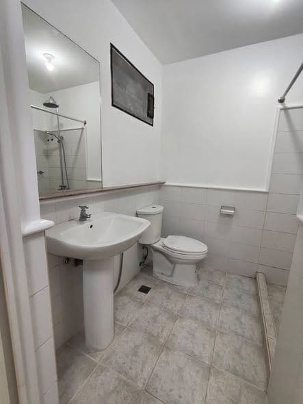 STUDIO APARTMENT FOR RENT near MAPUA and ATENEO Grade school - photo 4