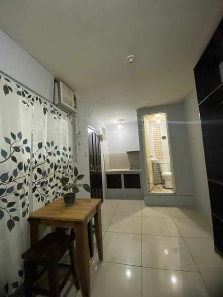 Available now 6,500 pesos a month only Furnished Studio Room with aircon, refrigerator, bed, tables... - photo 1