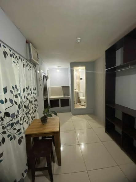Available now 6,500 pesos a month only Furnished Studio Room with aircon, refrigerator, bed, tables... - photo 2