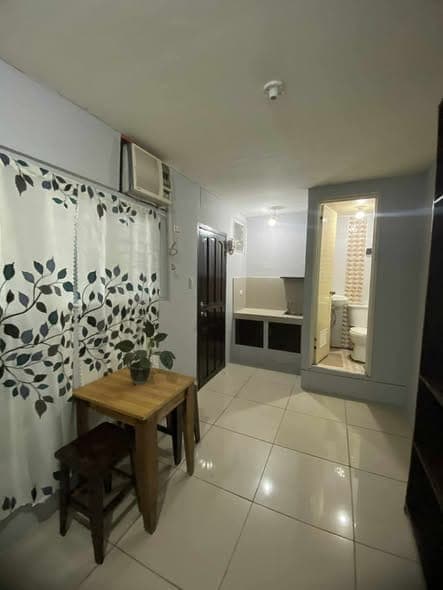 Available now 6,500 pesos a month only Furnished Studio Room with aircon, refrigerator, bed, tables... - photo 3