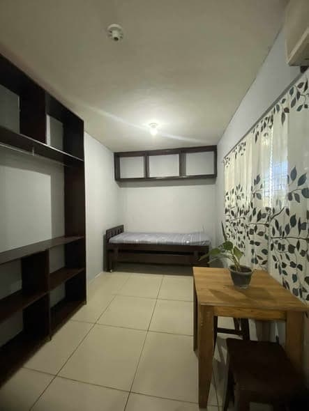 Available now 6,500 pesos a month only Furnished Studio Room with aircon, refrigerator, bed, tables... - photo 4