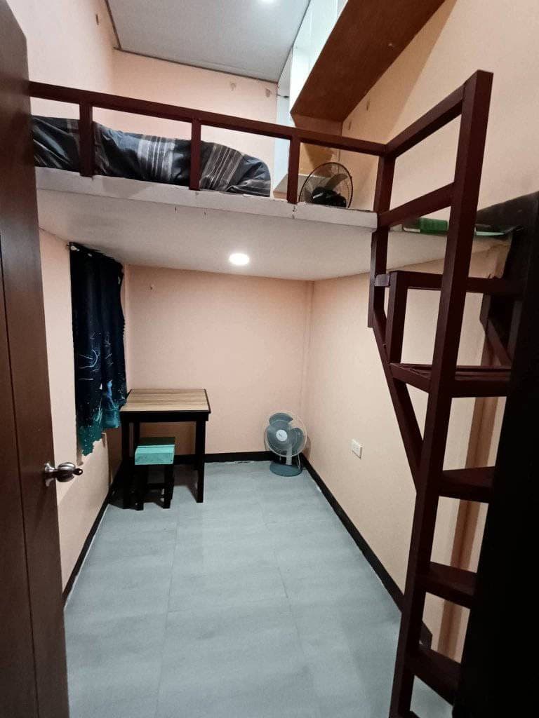 LOFT TYPE FOR RENT ! - photo 1