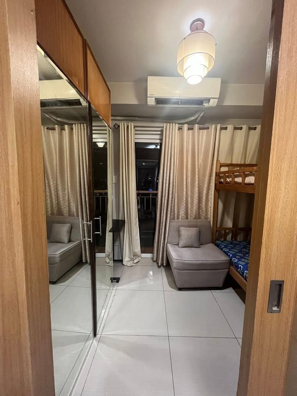 🌇 Condo Sharing at Shell Residences (Near MOA Globe!) - photo 2