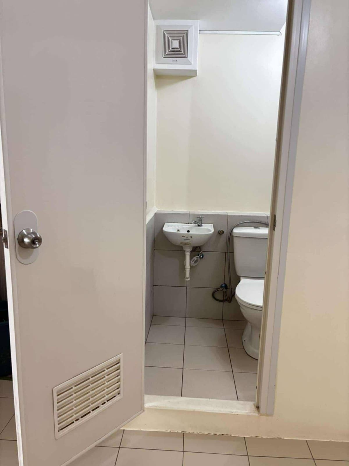 ‼️ Bare Unit for Rent ‼️ - photo 2