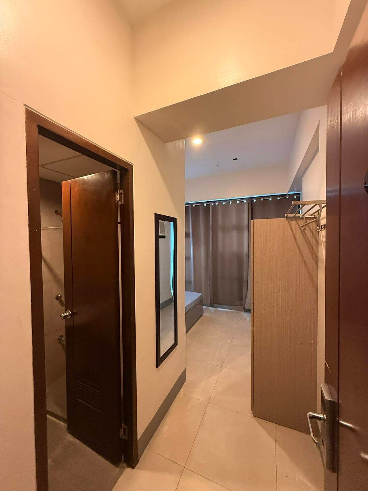 Brand New Studios Units Walking Distance to Victoria Plaza !! 📣📣📣 - photo 4