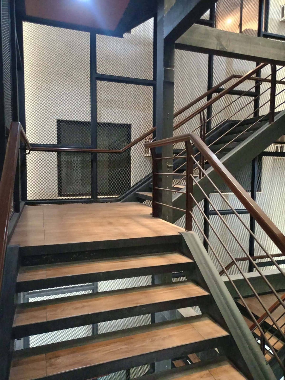 Brand New Studios Units Walking Distance to Victoria Plaza !! 📣📣📣 - photo 6