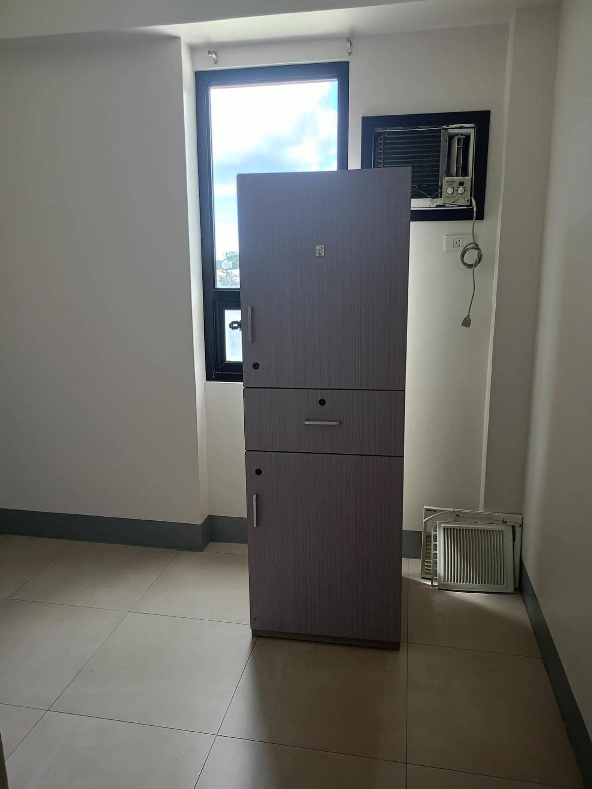 Brand New Studios Units Walking Distance to Victoria Plaza !! 📣📣📣 - photo 7