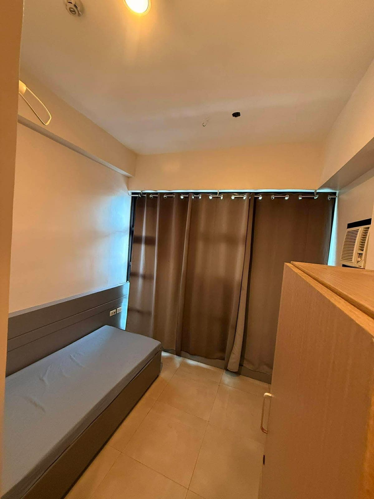Brand New Studios Units Walking Distance to Victoria Plaza !! 📣📣📣 - photo 8